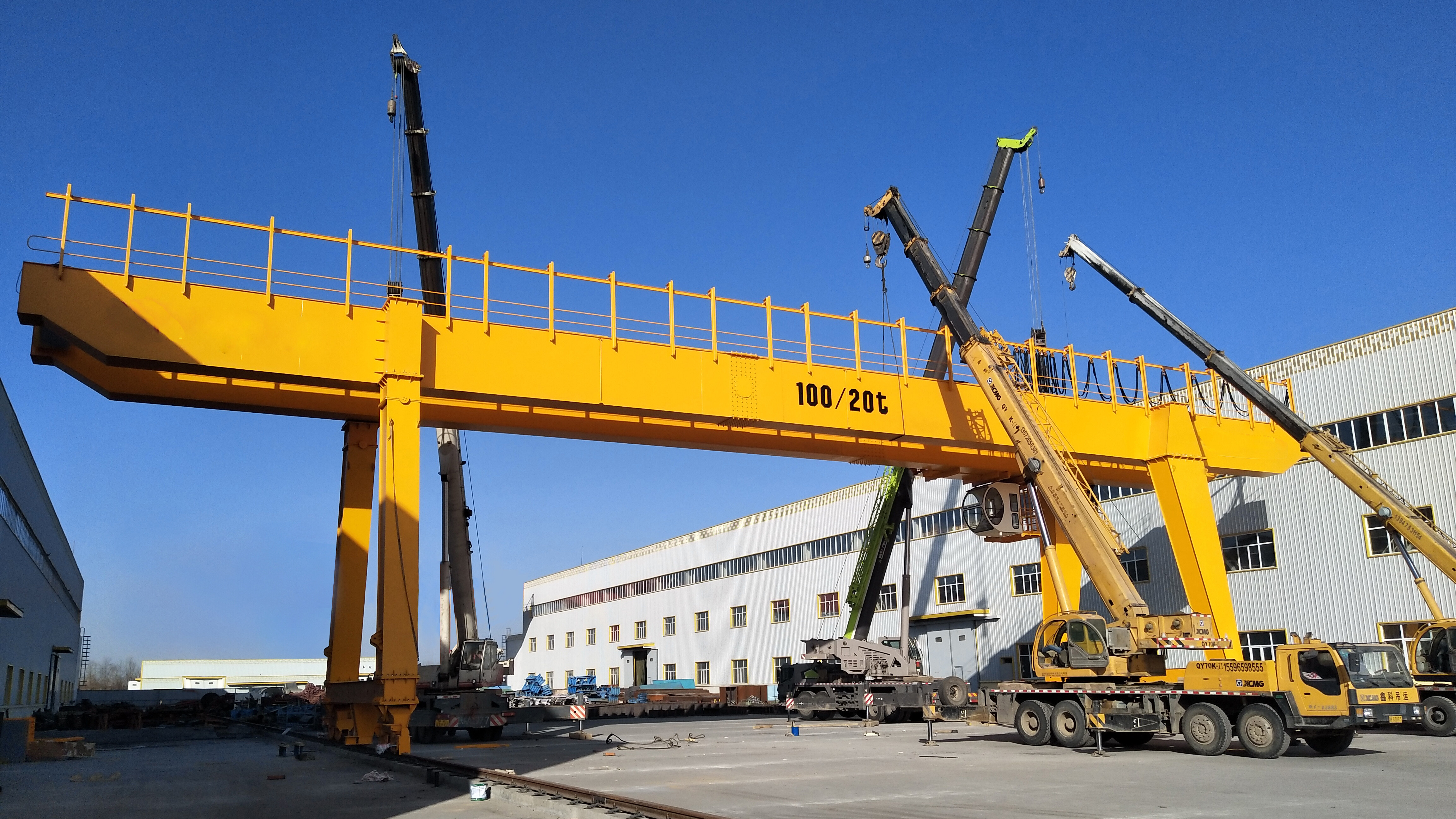 Installation of the 100/20 ton double girder gantry crane starts