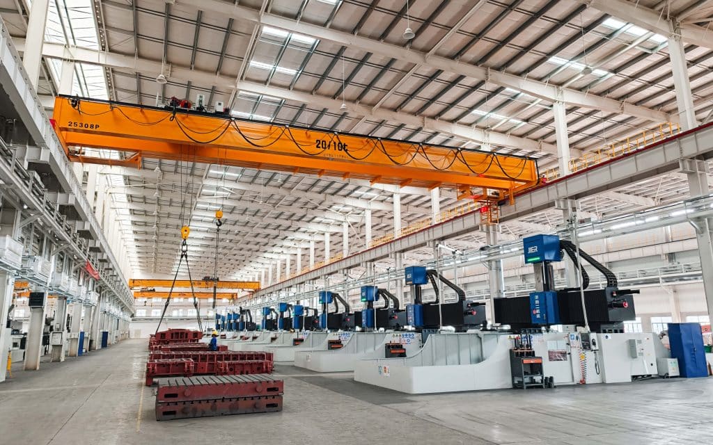 Crane solution for machinery and equipment assembly