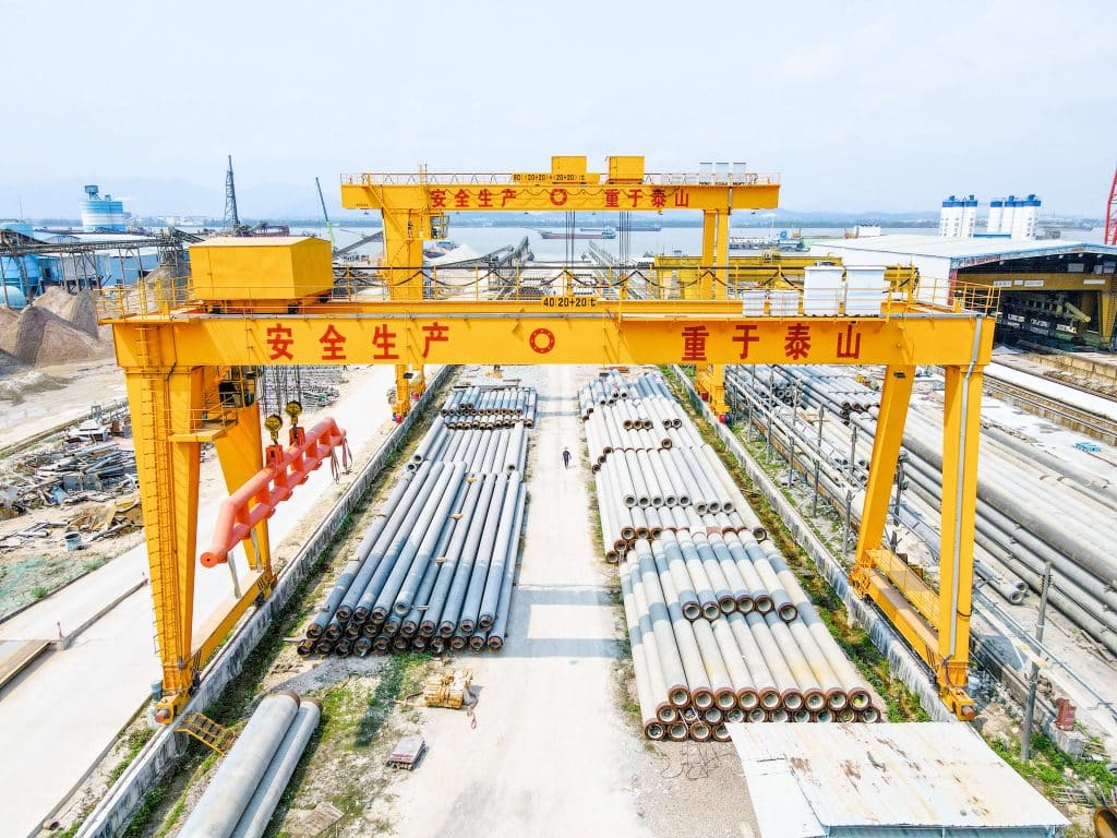 Gantry crane for precast concrete yard lifting and handling