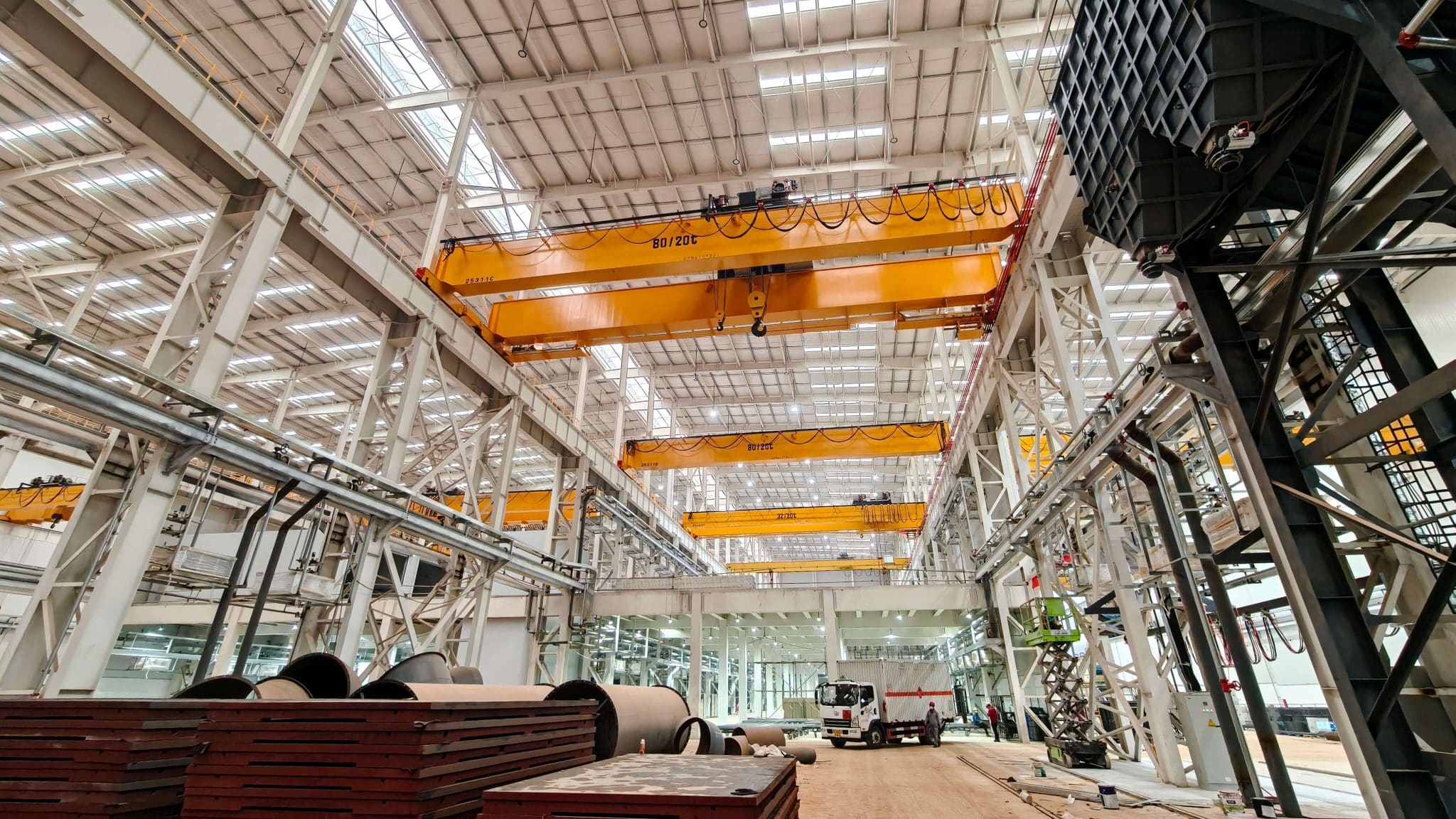 Maximize Workshop Space for Indoor Material Handling scaled