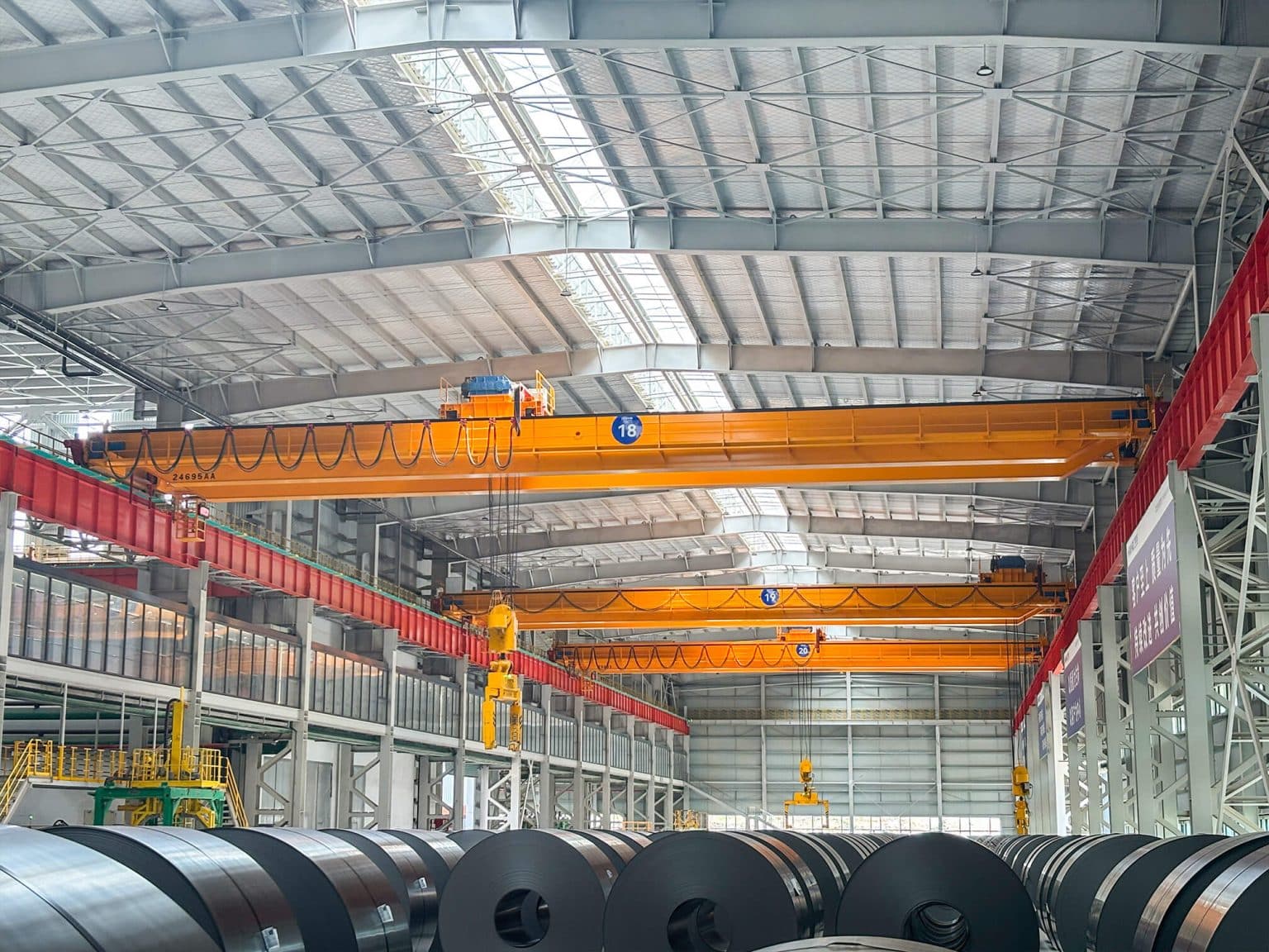Overhead crane with VFD control for smooth and precise movement