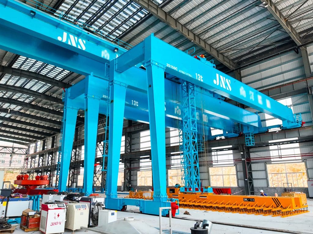 shipyard plate handling semi-gantry crane